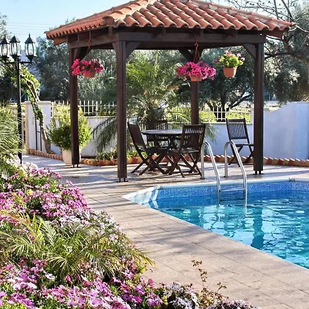 Paradise Villa *
