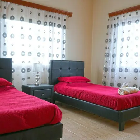 Villa Paradise *