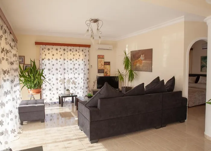 Villa Paradise *
